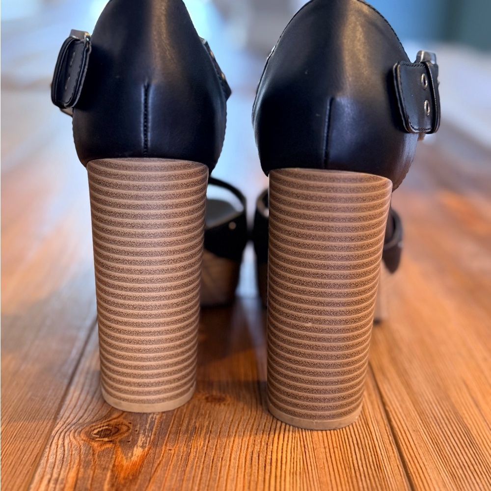 Report Petunia Black Studded Platform Heels - Picture 4 of 7
